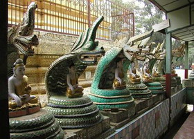 храм змей
